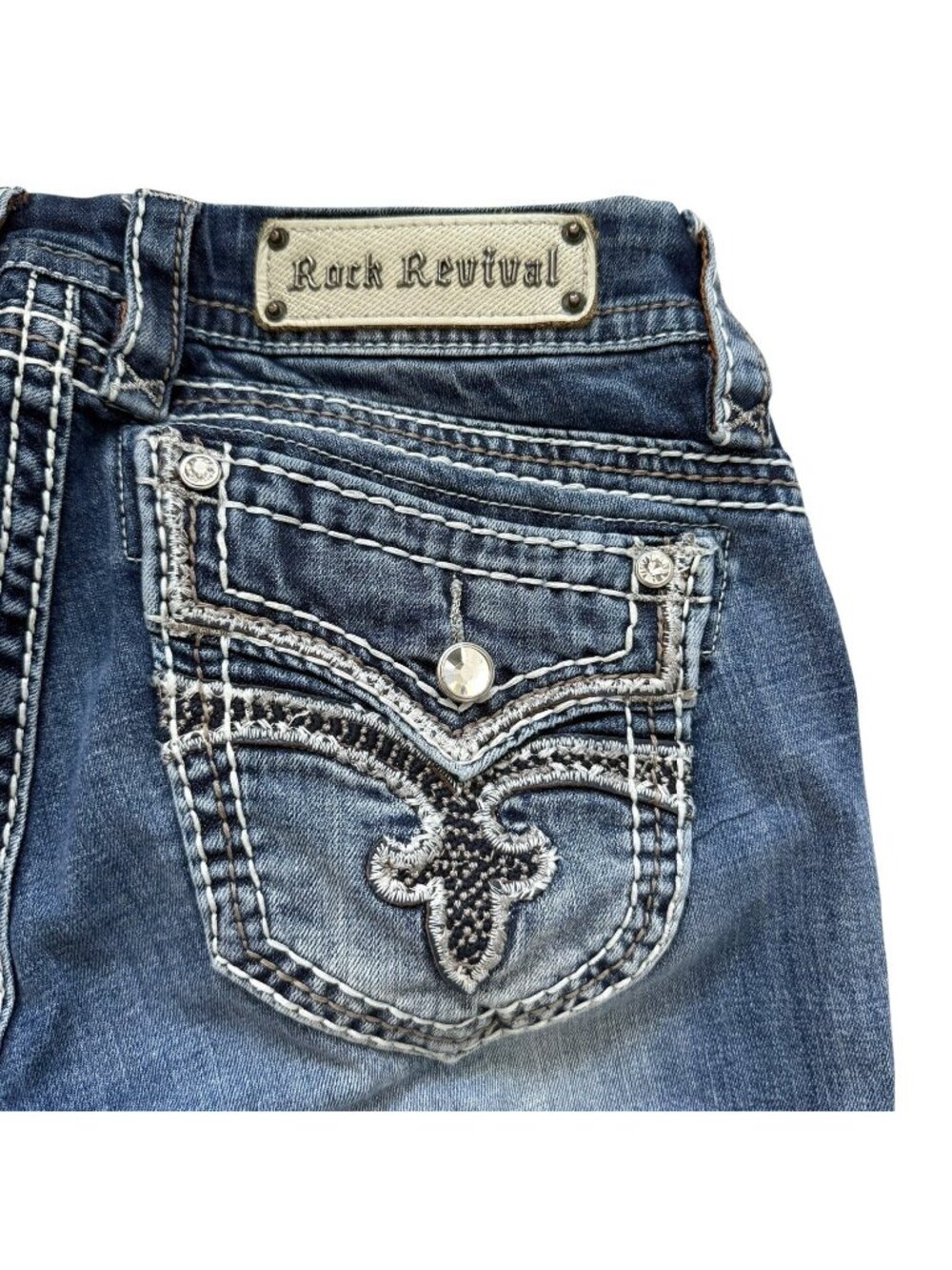 Rock Revival Luz Size 29 Capri Blue Jeans Thick Stitch Fleur De Lis Embellished